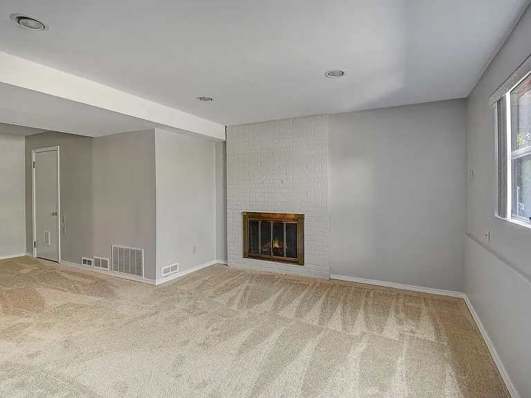 10035 NE 28th Pl — Photo 16