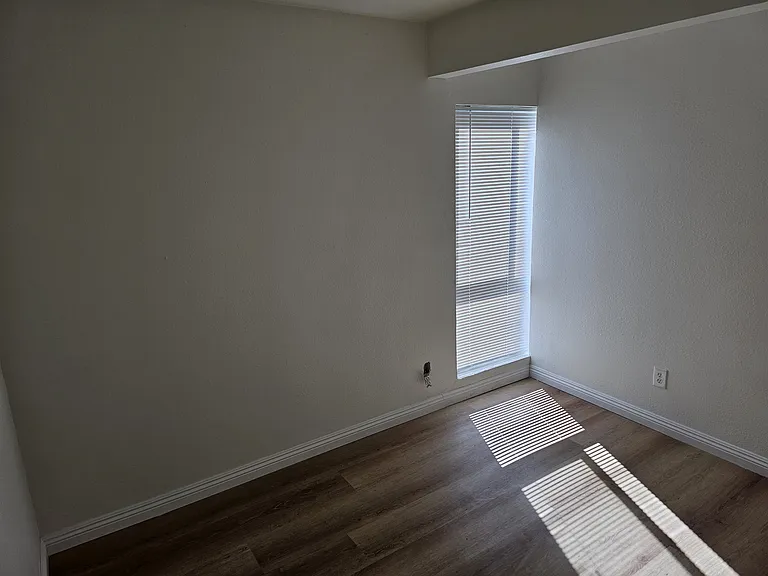 12511 Sunswept Ave #4 — Photo 8