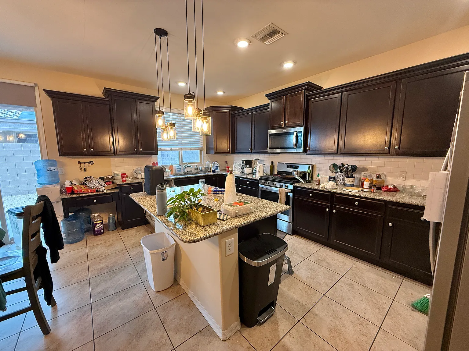 4 bed, 2311 sqft, $2,000 — Photo 4