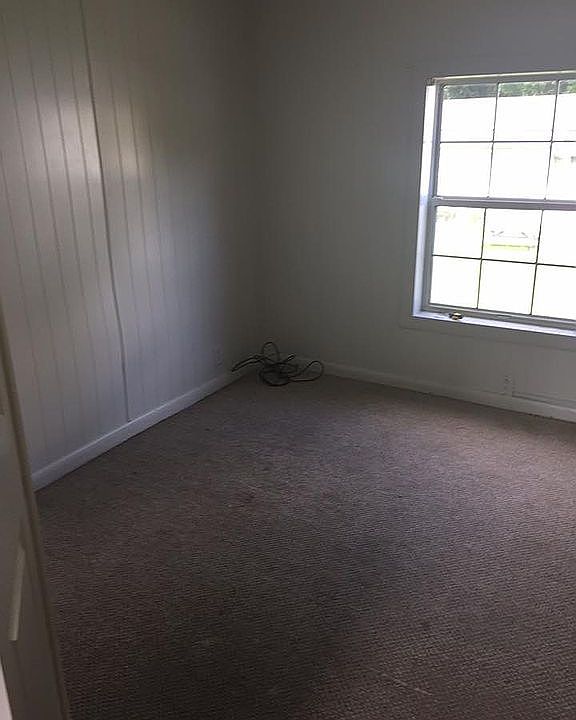 1st image of 4620 Lancaster Ave APT B