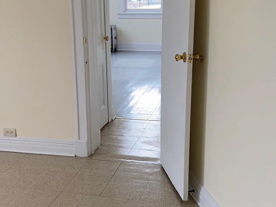 1st image of 5 Hawthorne Ave Floor 1