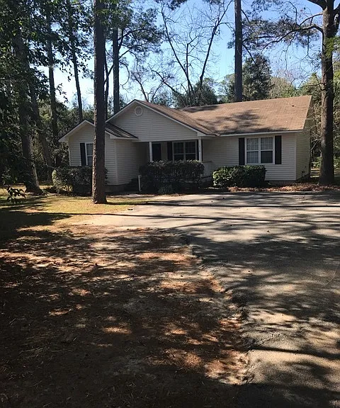 1816 Iola Dr — Photo 2
