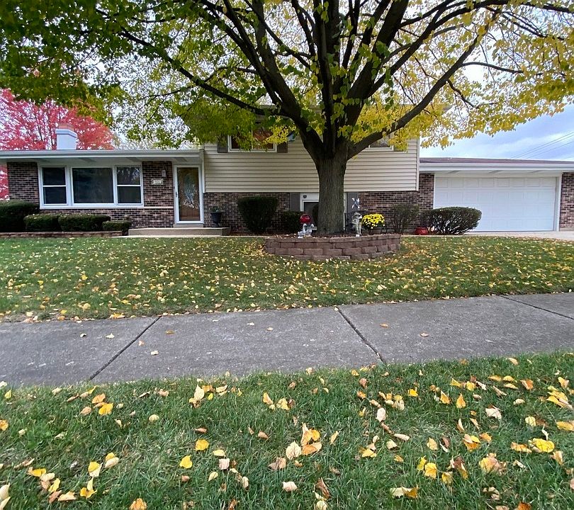 1st image of 926 Cottonwood Ln