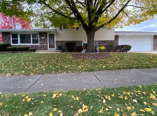 926 Cottonwood Ln, Bartlett, IL 60103