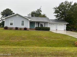 211 River Reach Dr, Swansboro, NC 28584