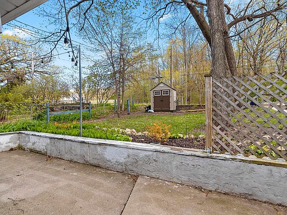 4th image of 5083 Edgewater Beach Rd
