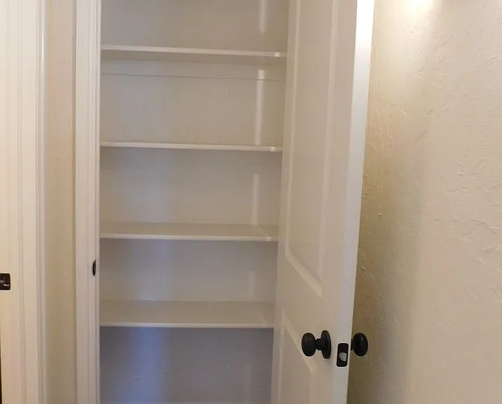 Renaissance Park Apartments — Photo 9
