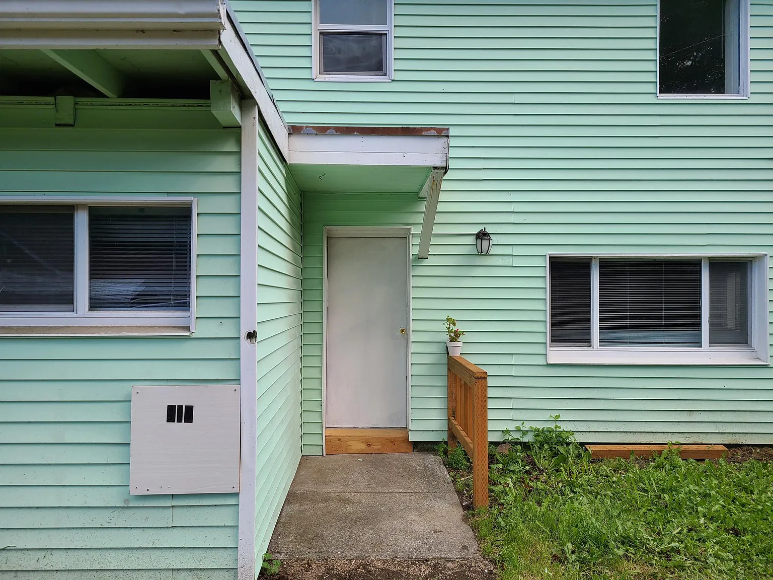 912 S Race St Space 2 photo 1