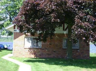 11494 Algonquin Dr, Pinckney, MI