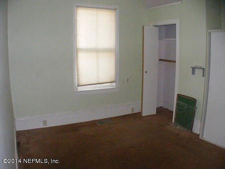 3rd image of 34 Cordova St
