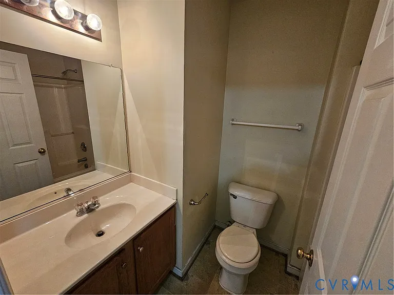8722 Springwater Dr — Photo 10