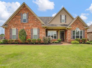 6911 Hawks Crossing Dr W, Olive Branch, MS 38654