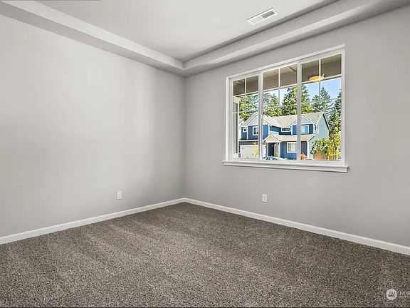 4th image of 9 Avenue