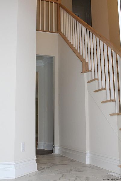 3rd image of 62 LANCASTER Court