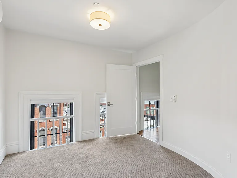 129 Main St #302 — Photo 31