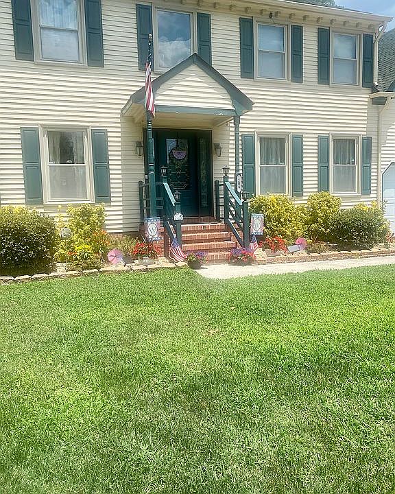 1st image of 1204 Cambridge Ct