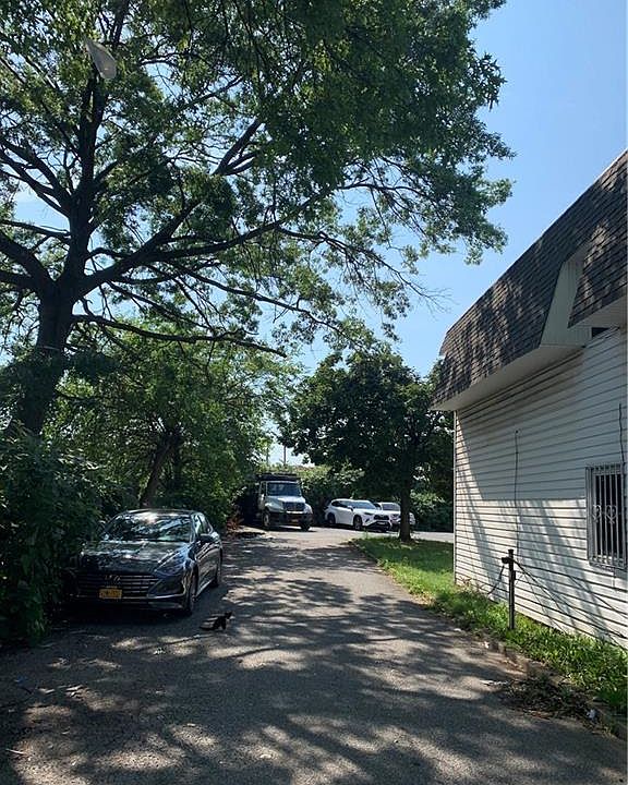 2nd image of 13714 167th St #B2