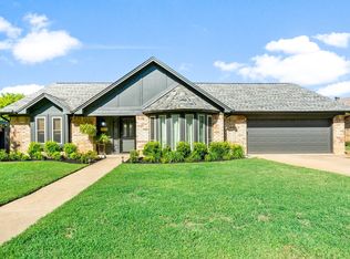 2911 Post Oak Ct, Bedford, TX 76021