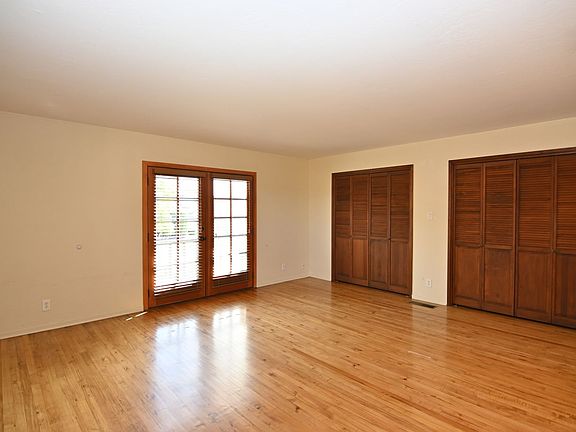 5th image of 1351 Navarro Dr