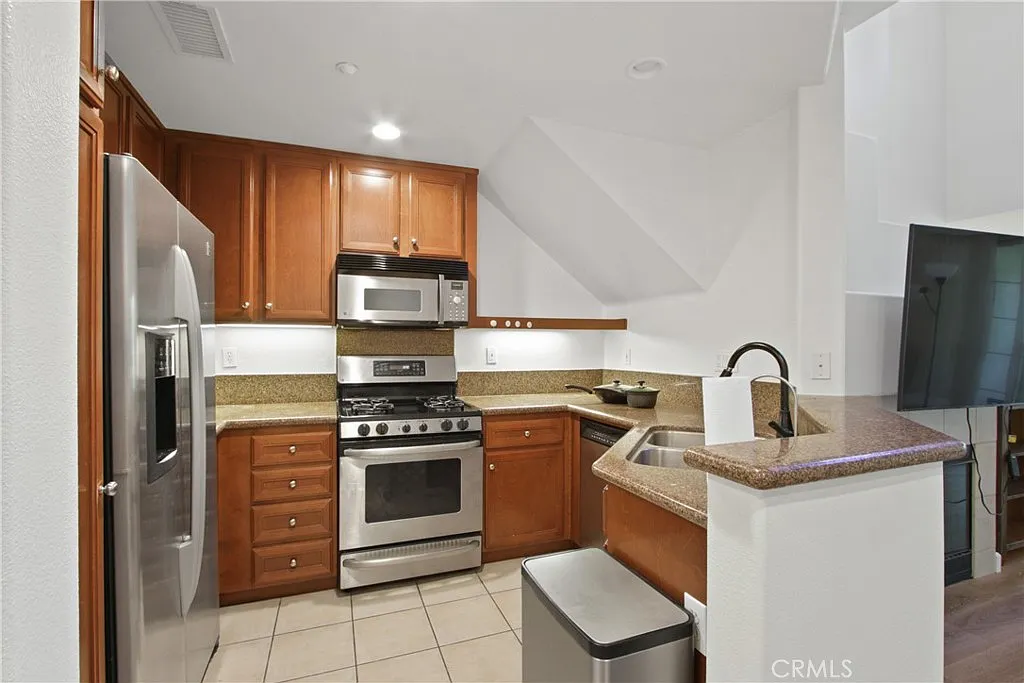 2 bed, 1335 sqft, $3,800 — Photo 4