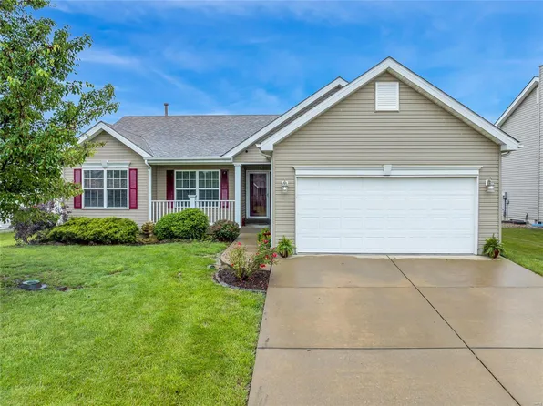 816 Foxglove Dr, Waterloo, IL 62298