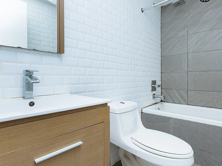 11 Locust St #2L — Photo 4