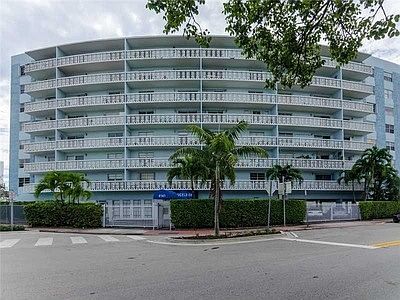 1st image of 4141 Nautilus Dr APT 8A