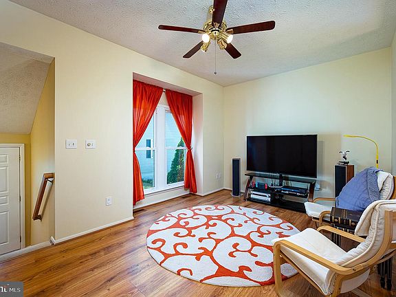 5th image of 10561 Glen Hannah Dr