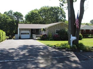 601 Chester Rd, Sayville, NY 11782