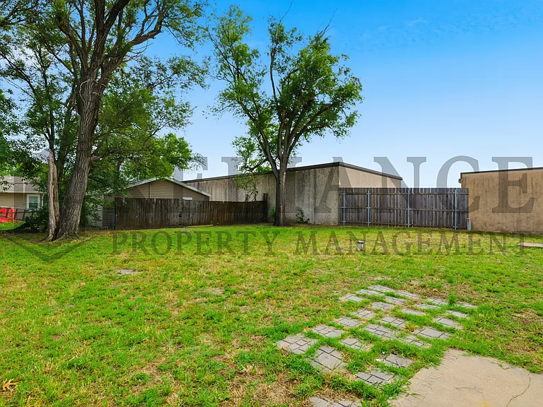 6021 W Newell St — Photo 4