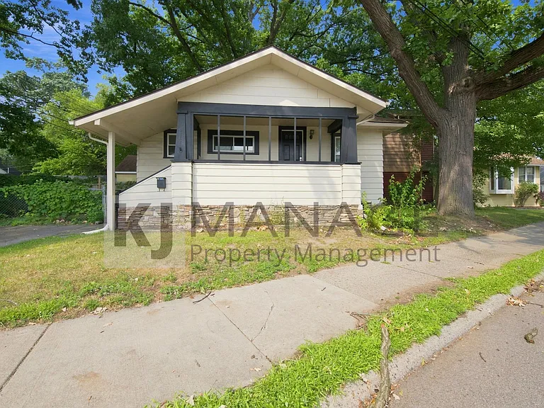 2535 Gainsboro St — Photo 1