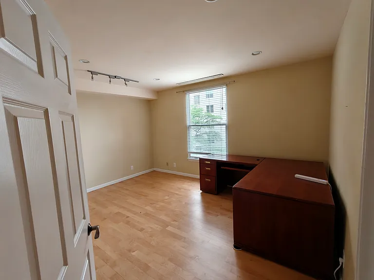 25 Marion St #44 — Photo 6