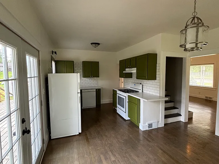 2103 Warner Ave — Photo 13