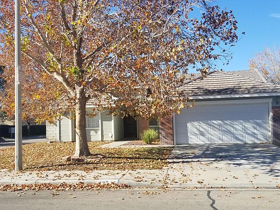 3rd image of 43345 Vineyard Dr
