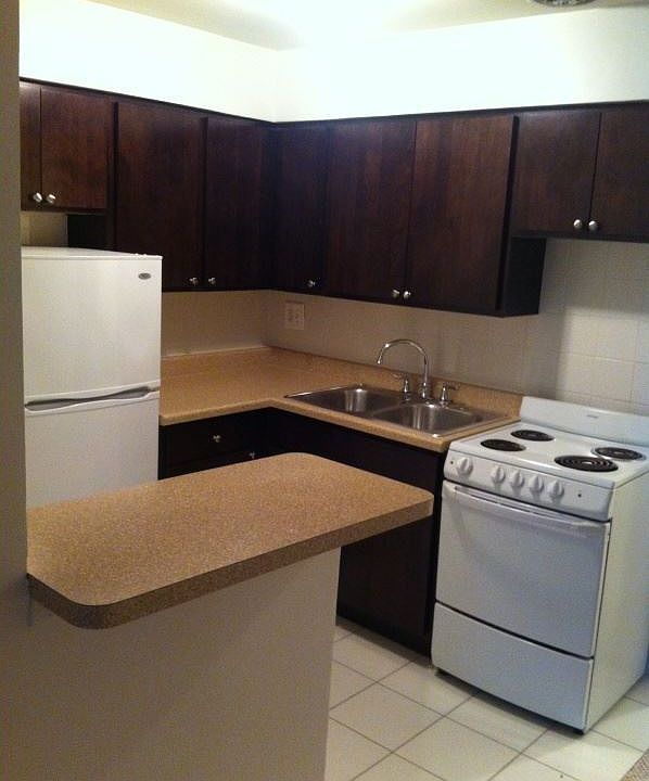 1st image of 1022 W Catalpa Ave APT 204
