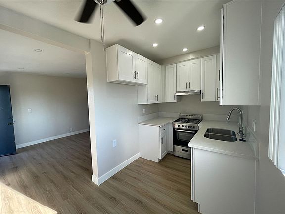 3rd image of 500-565 N Citrus St #555