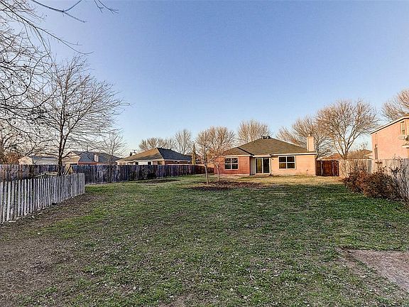 5th image of 804 Creekside Dr