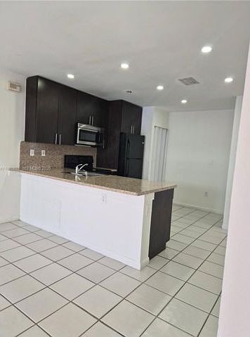1st image of 15421 SW 81st Ln #24