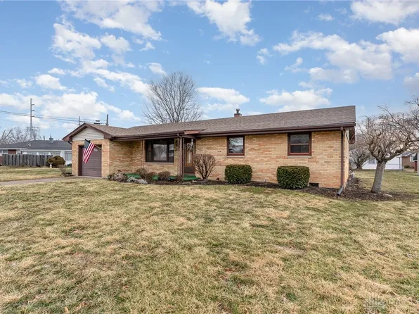 404 Beechwood Dr, Trenton, OH 45067