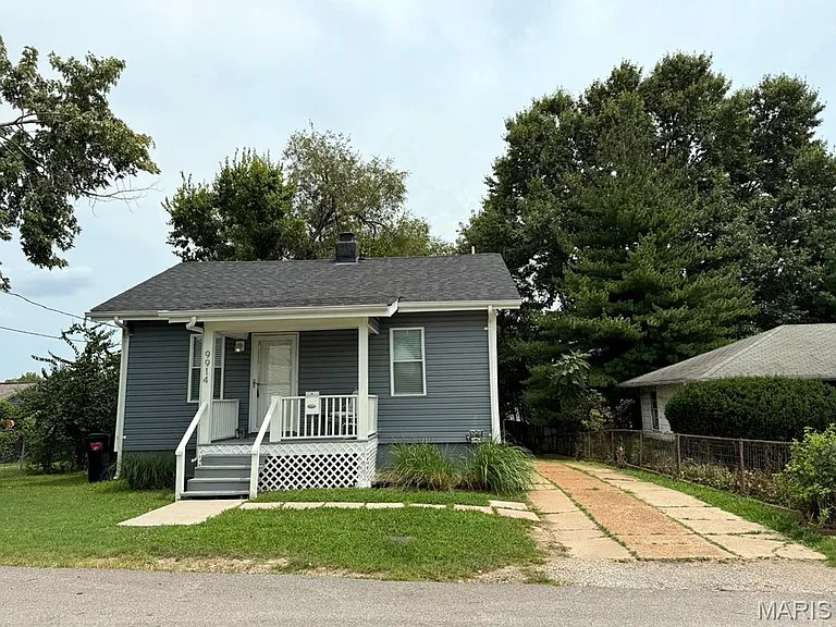 9914 Clyde Ave — Photo 2