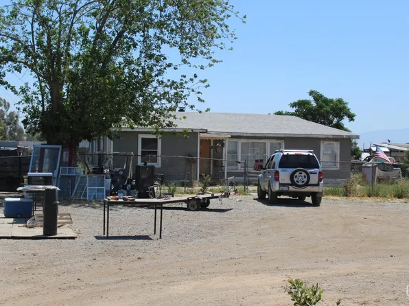 30 Sterling Rd, Bakersfield, CA 93307