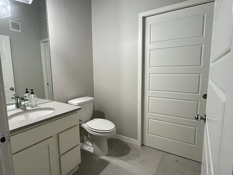 320 S Phillips Ave #304 — Photo 11