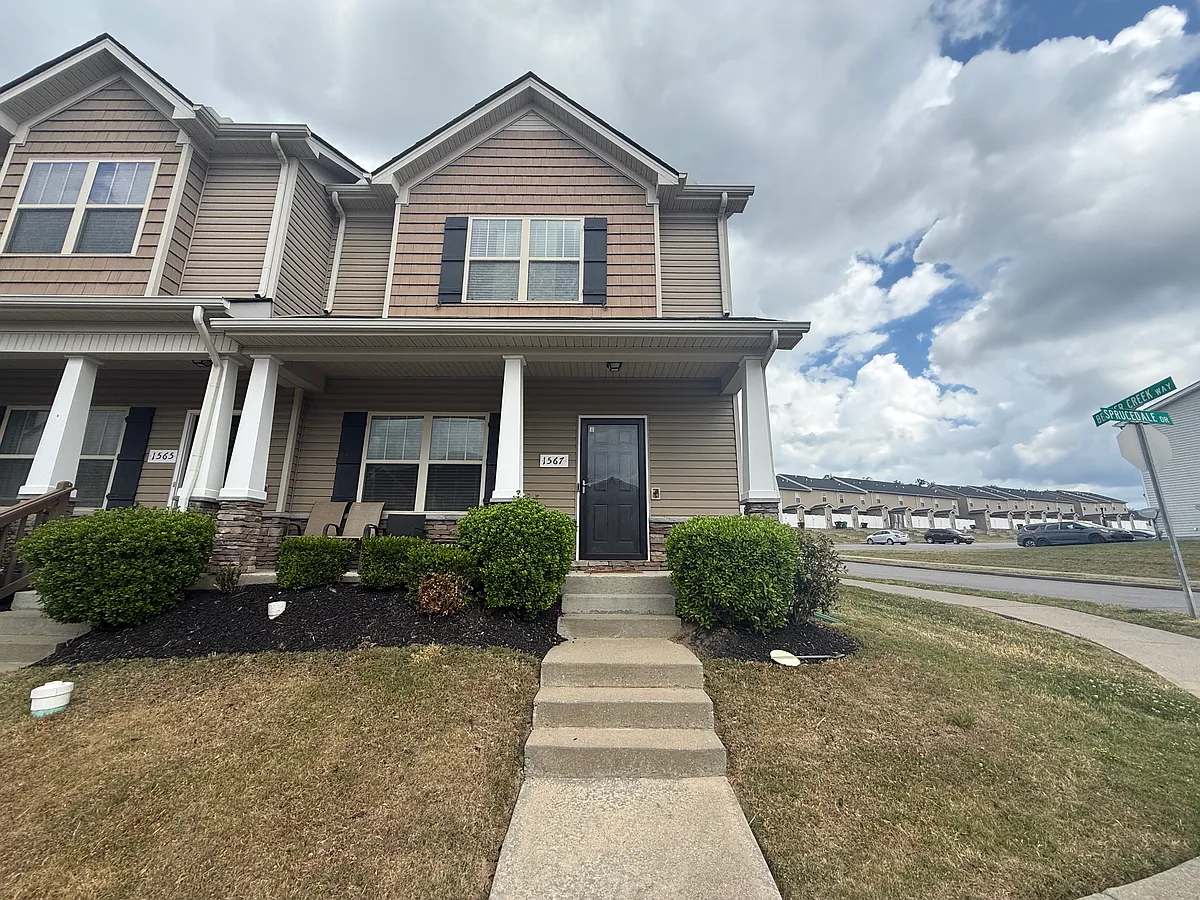 Building Photo - 1567 Sprucedale Dr