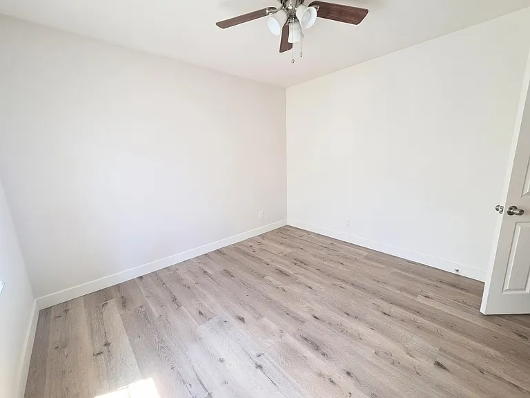 7722 Walker Ave #MAIN — Photo 11