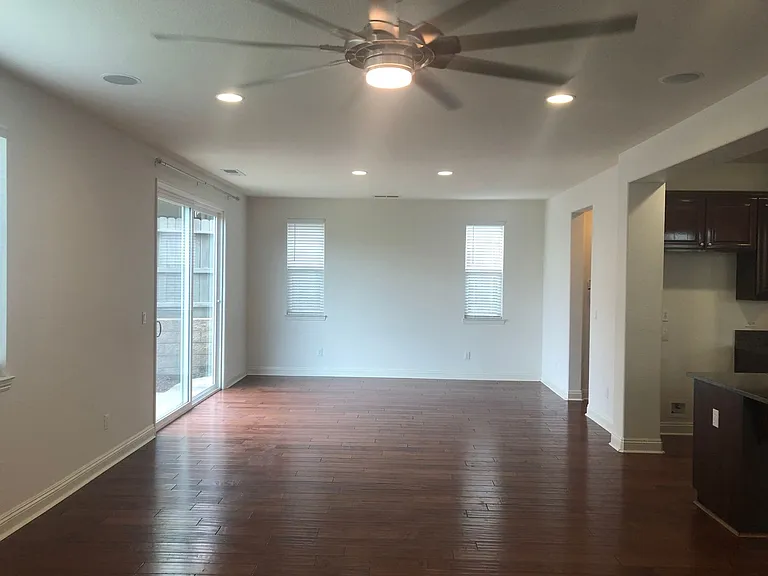 3651 Rosecrest Cir — Photo 6
