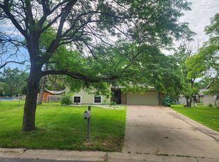 10314 Thrush St NW, Coon Rapids, MN 55433