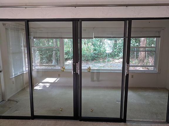 4th image of 59 Jamaica St
