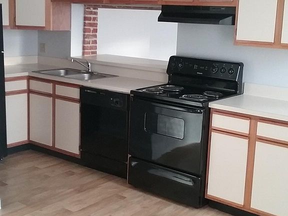 3rd image of 412 Delaware St APT 312