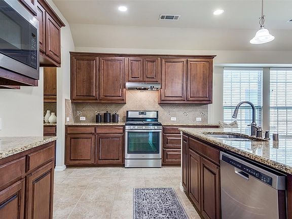 2nd image of 2721 Cole Castle Dr