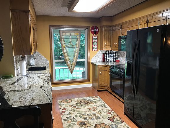 5th image of 117 Meadowlark Dr